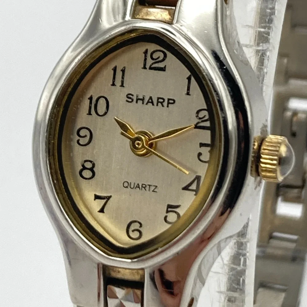 Vintage Sharp Womens Watch Silver Tone 18mm Oval Textured Band New Battery 6.25